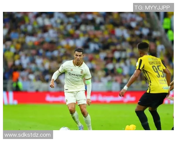 帅气与实力并存 足球场上最迷人的男球星大盘点